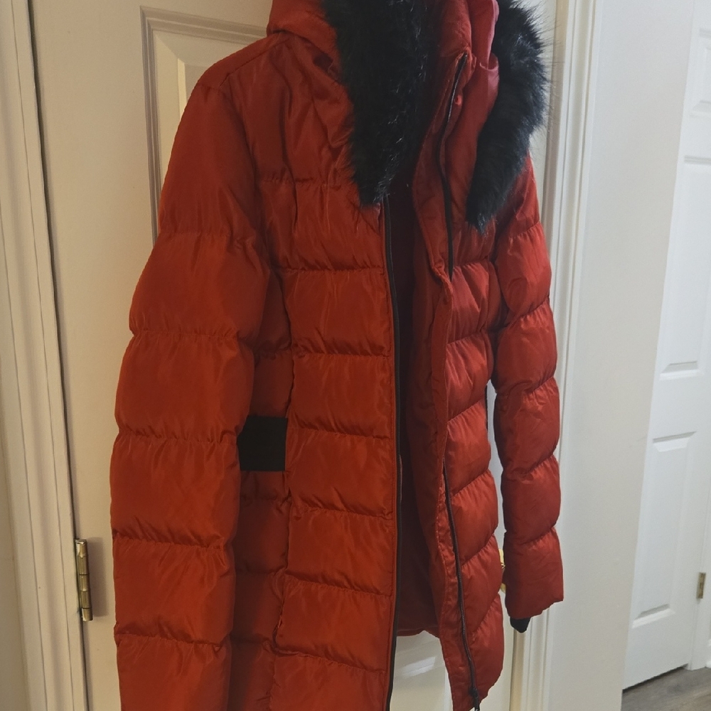 GUESS Women's Red Puffer Jacket with Faux Fur Trim